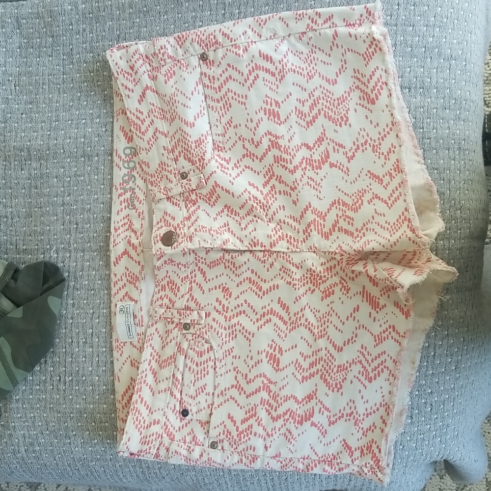 Gap 1969 summer cut-off shorts
